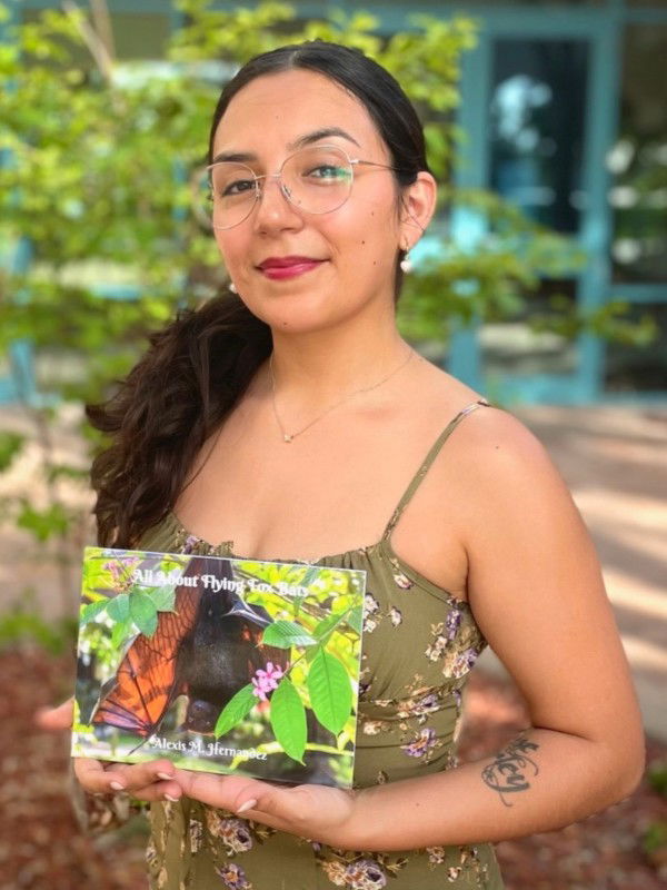 Photo of Alexis Hernandez