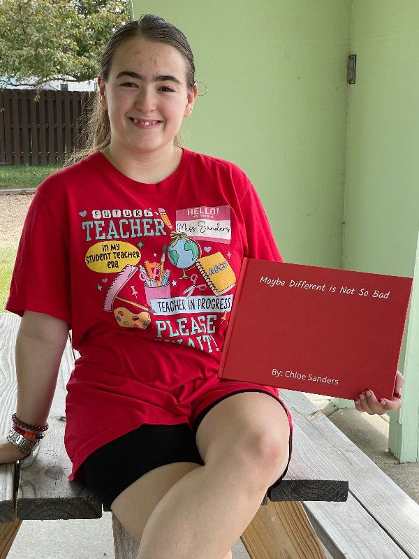 Photo of Chloe Sanders