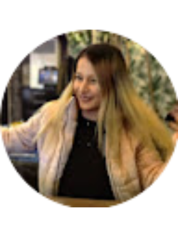 Photo of &Ouml;zge G&uuml;nd&uuml;z