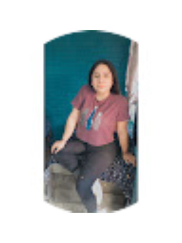 Photo of Claudia Gil