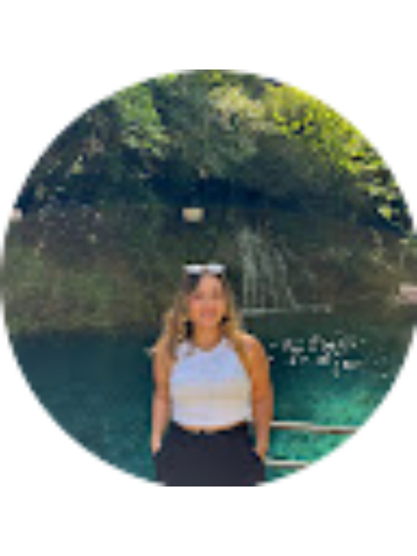 Photo of Menekşe &Ouml;zdemir