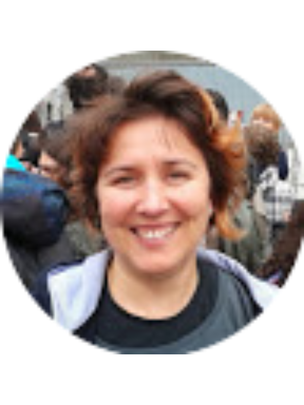 Photo of Cláudia Quialheiro