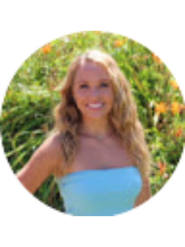 Photo of Ellie Bobinet