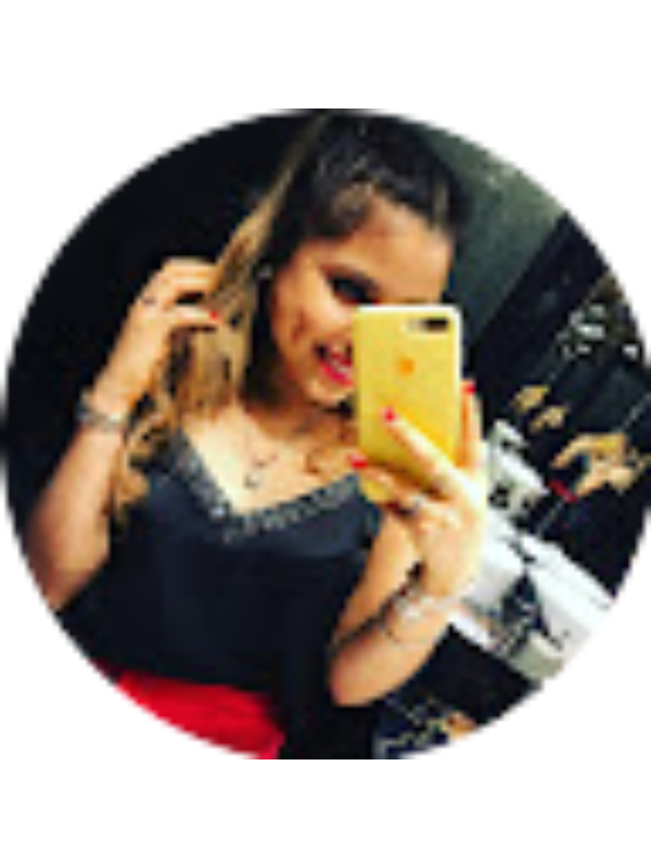 Photo of Camila Paolassi