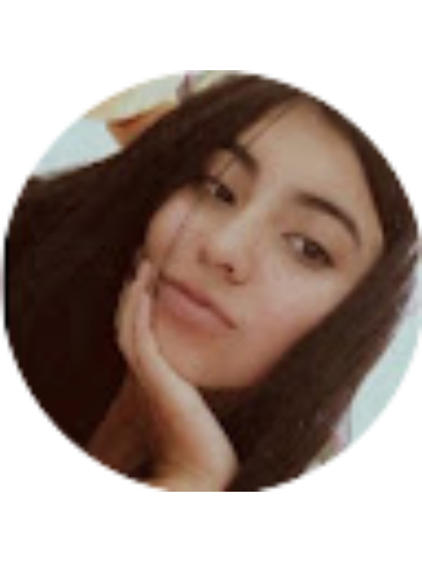 Photo of Laura Bello