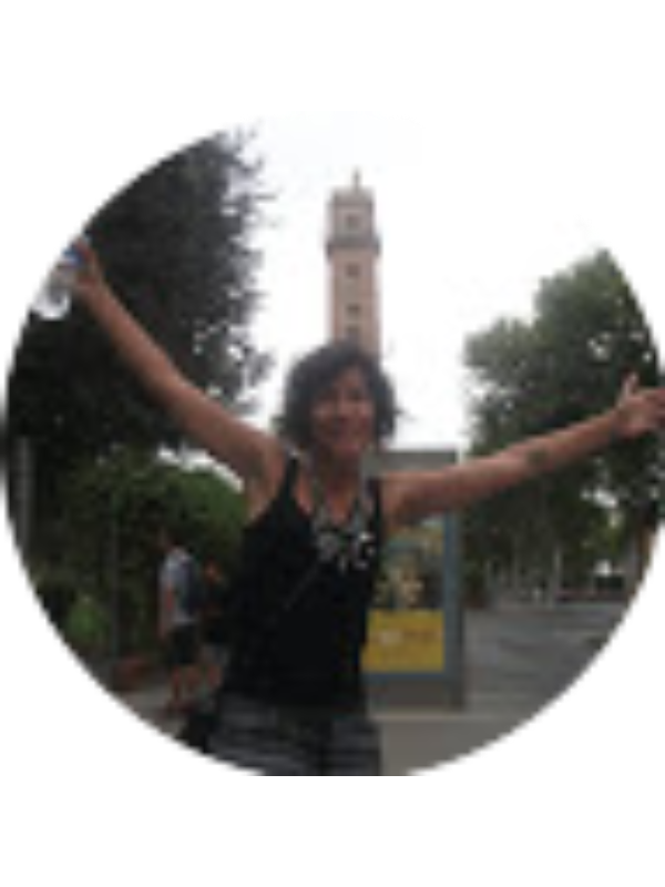 Photo of Laura Chagas