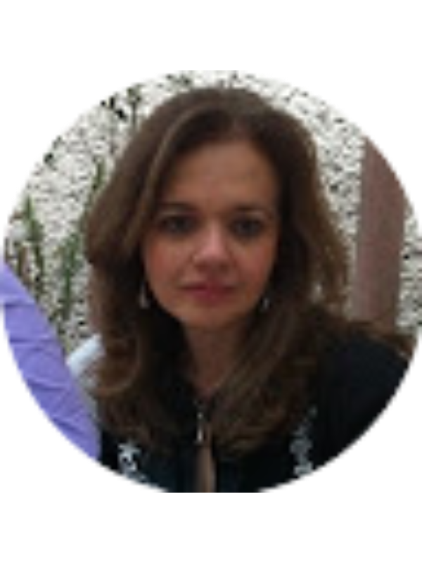 Photo of Claudia Limon