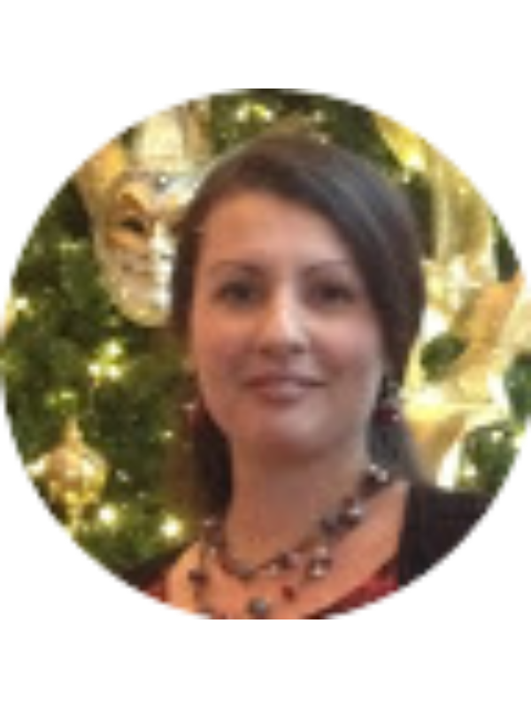 Photo of Alicia Kominek