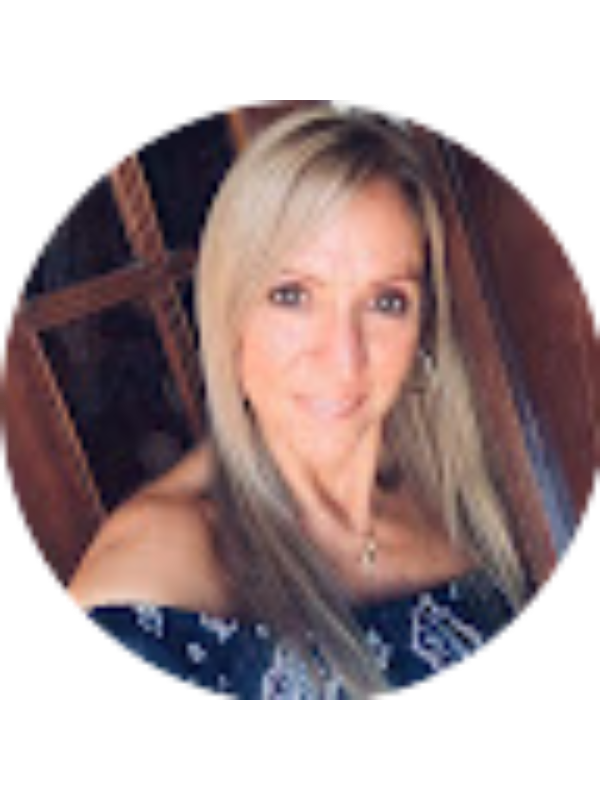 Photo of F&aacute;tima Santos