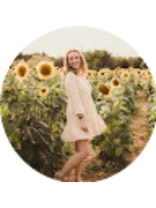 Photo of Emma Dowell