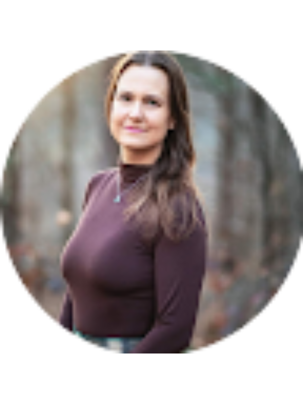 Photo of Laura Thomas