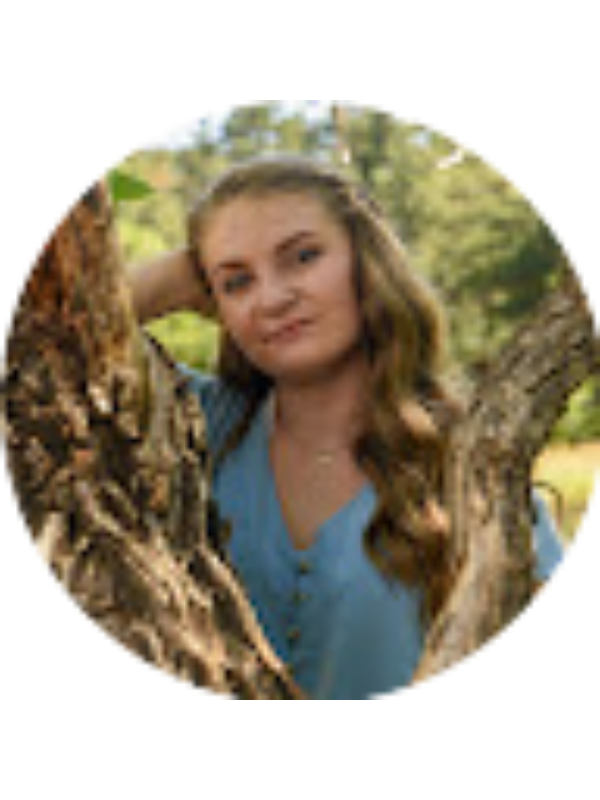 Photo of Hannah Howard