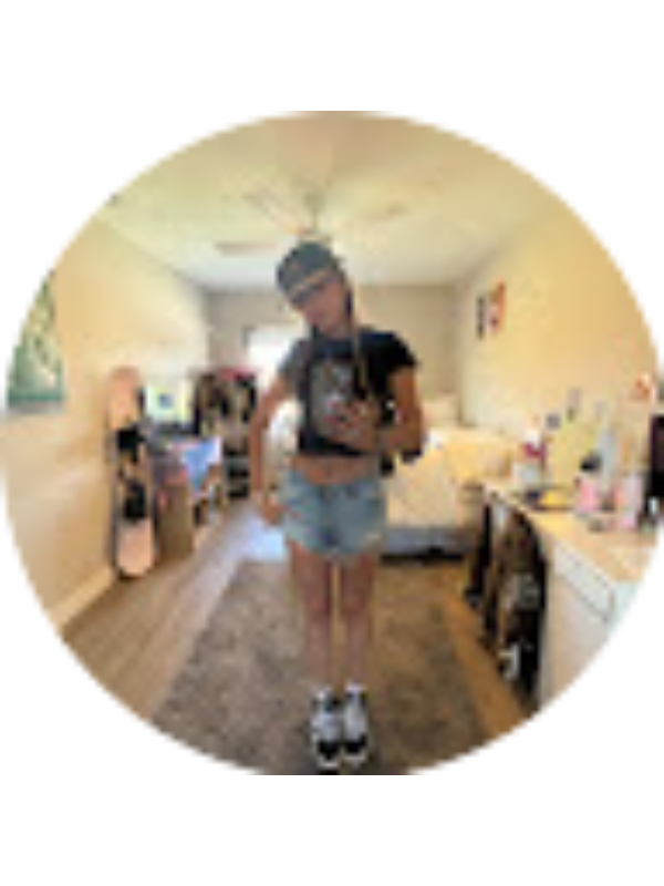 Photo of Chloe Stoddard