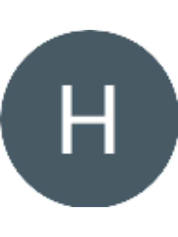 Photo of Hannah Peters