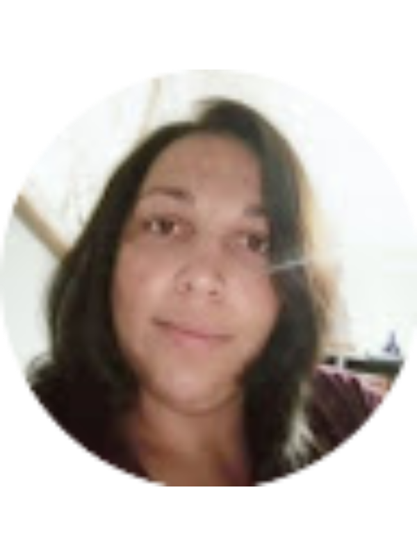 Photo of M&oacute;nica Pinto