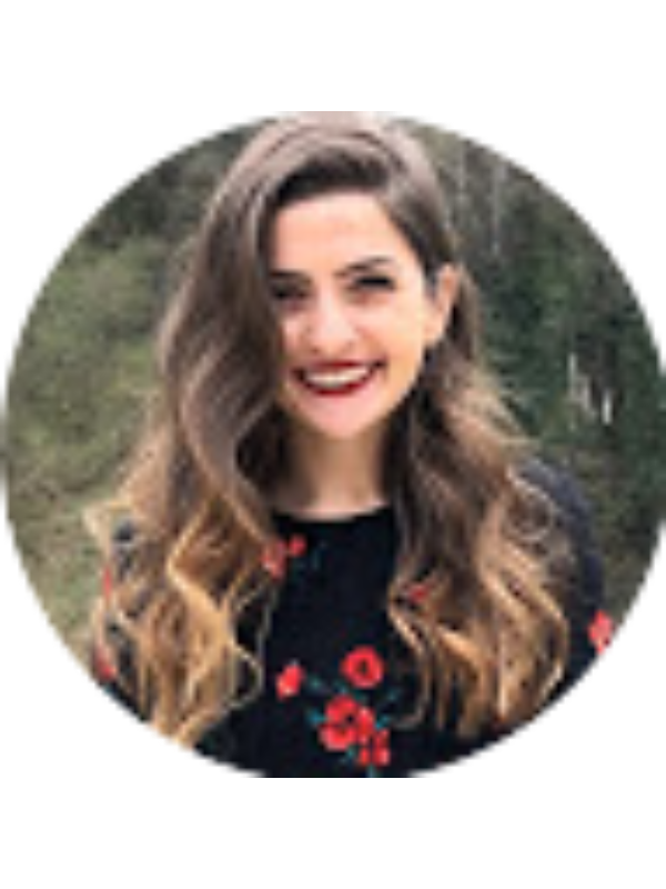 Photo of Yasemin Topsakal