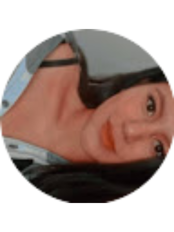 Photo of Alison Bustos