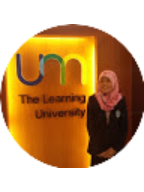 Photo of Putri Ariningtyas