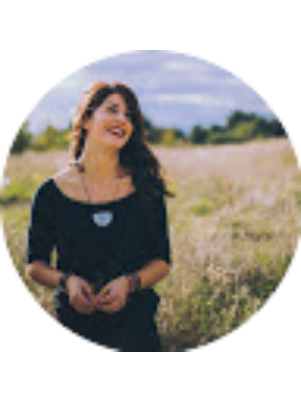 Photo of &Theta;&epsilon;&alpha;&nu;ώ &Pi;&alpha;&pi;&alpha;&rho;&rho;ί&zeta;&omicron;&upsilon;