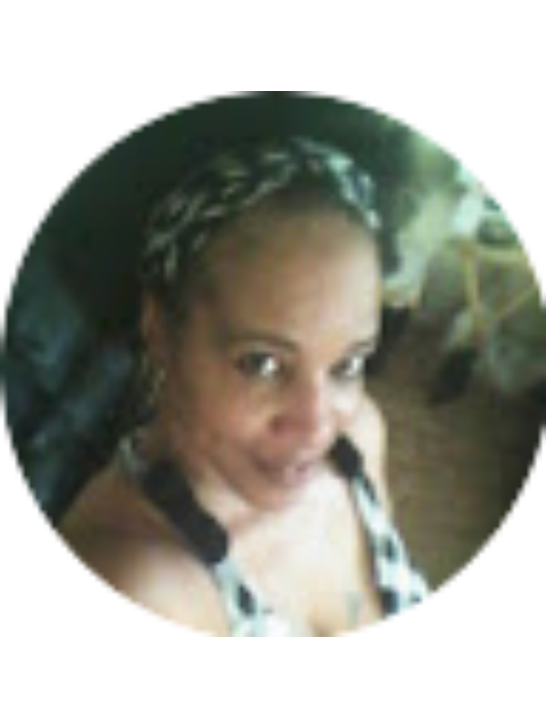 Photo of Shelanda Holcombe