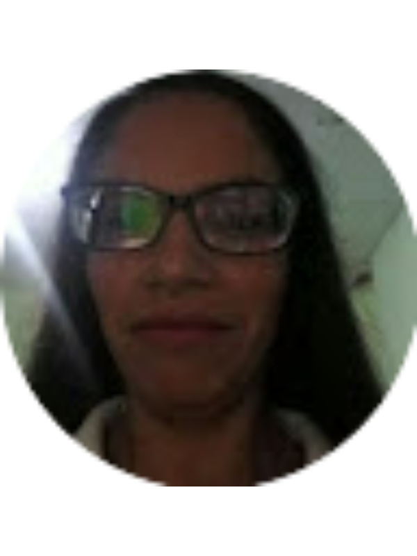 Photo of Mayra Flores