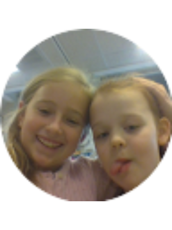 Photo of Molly Quinn