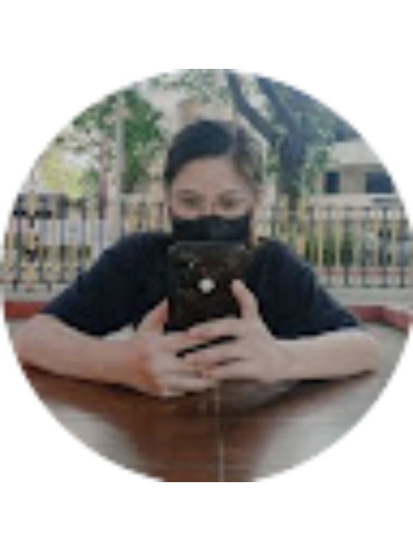 Photo of Ellen Ginez