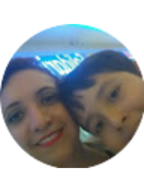 Photo of Carolina Pinos