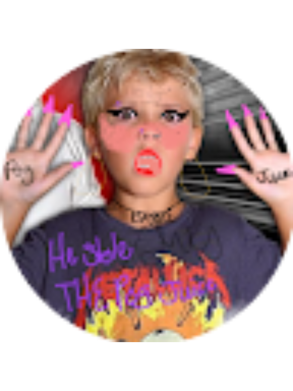 Photo of Sarah Steelfox