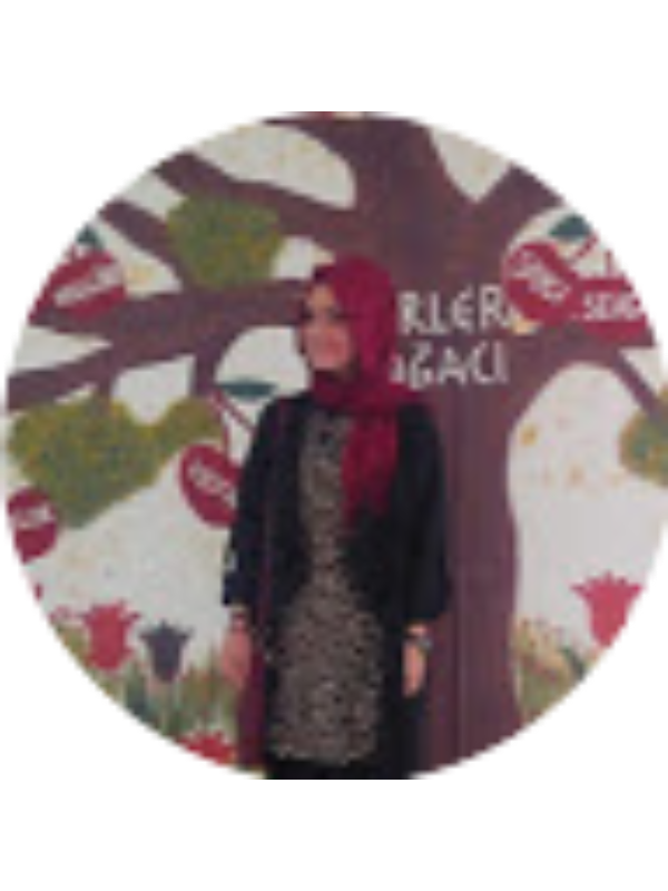 Photo of Esra SARIAHMET