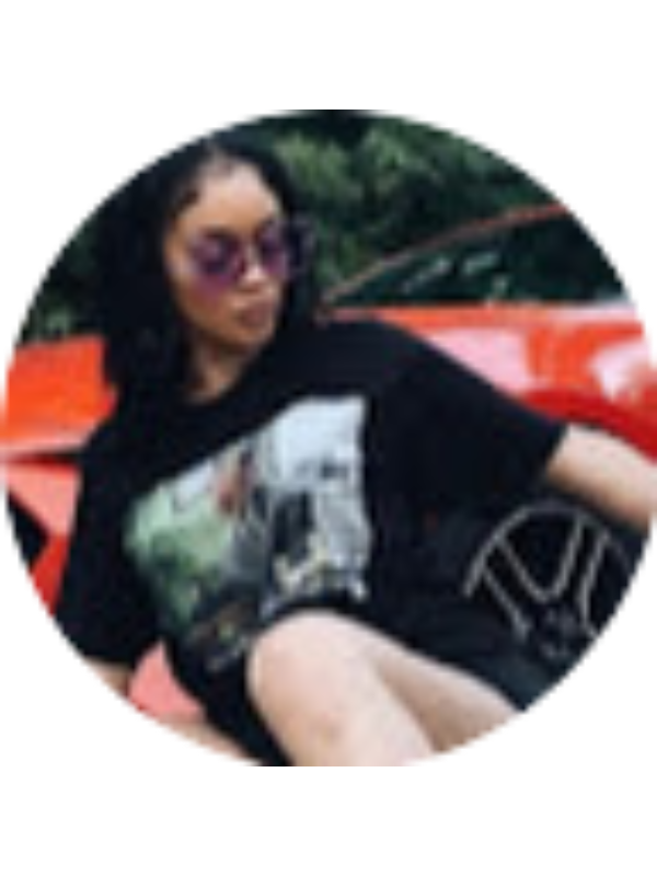 Photo of Yvonni Hernandez