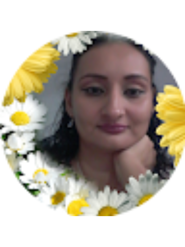 Photo of Claudia Velasquez