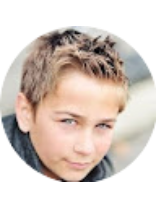 Photo of Chloe Robertson