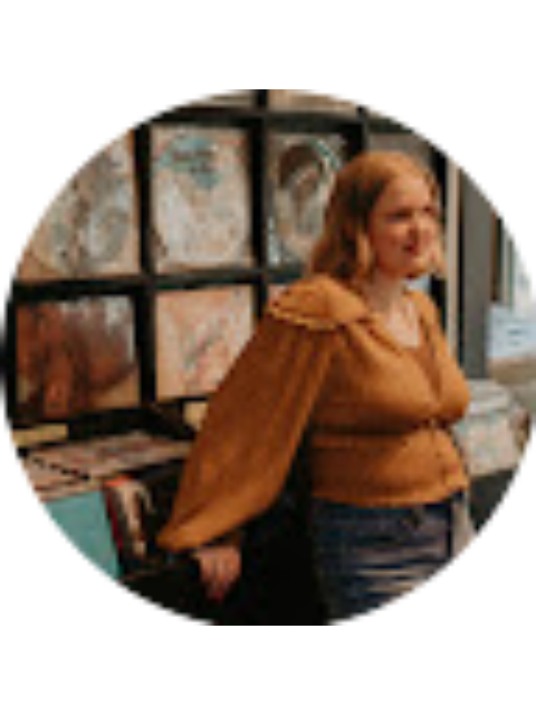 Photo of Carley Bell