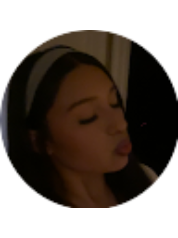 Photo of Alina Carlon