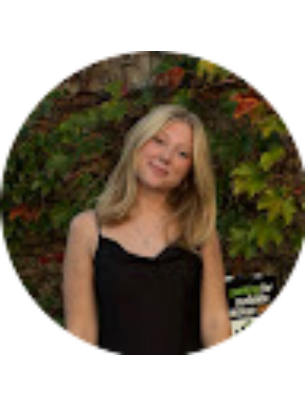 Photo of Elle Hiebert