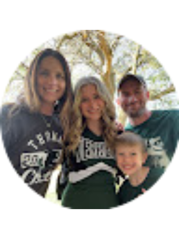 Photo of Nicole Warren