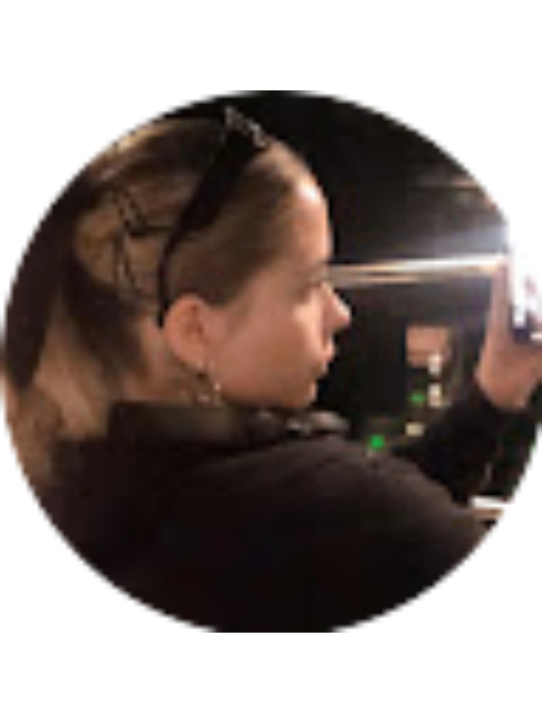 Photo of Sara Janu&aacute;rio