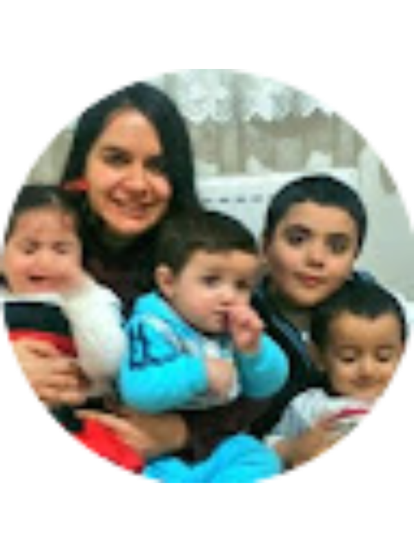 Photo of Yasemin Sara&ccedil;