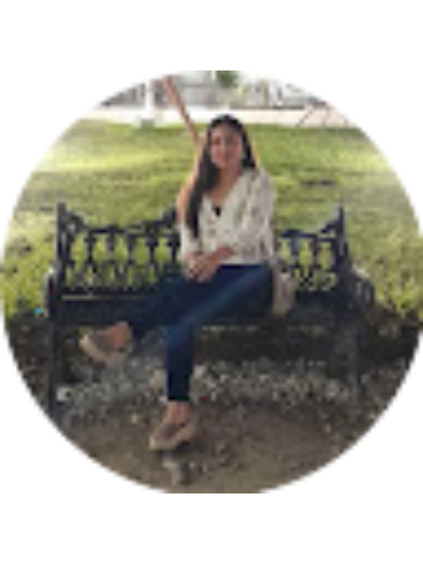 Photo of Adriana Andrade