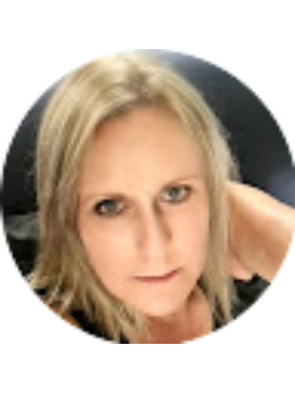 Photo of Ania Davidson