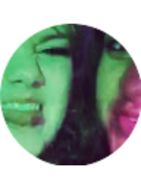 Photo of Lauren Paisley