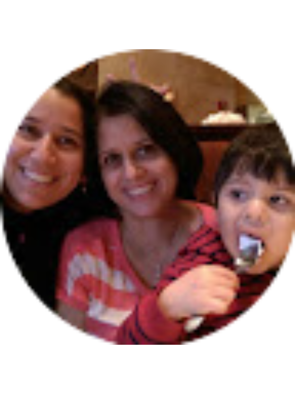 Photo of Claudia Molina